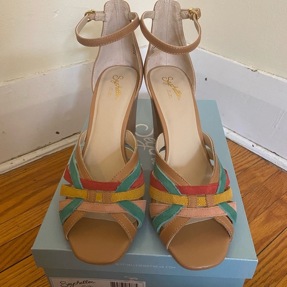 Seychelle rainbow heeled sandals size 9.5 NIB